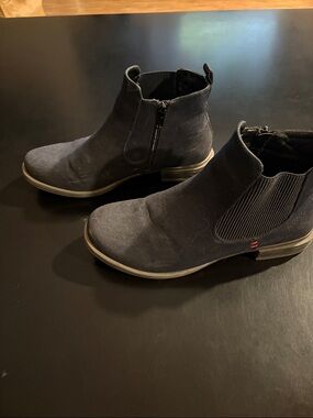 Romika Black Chelsea Ankle Boots with Side Zipper